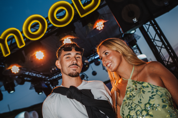 195